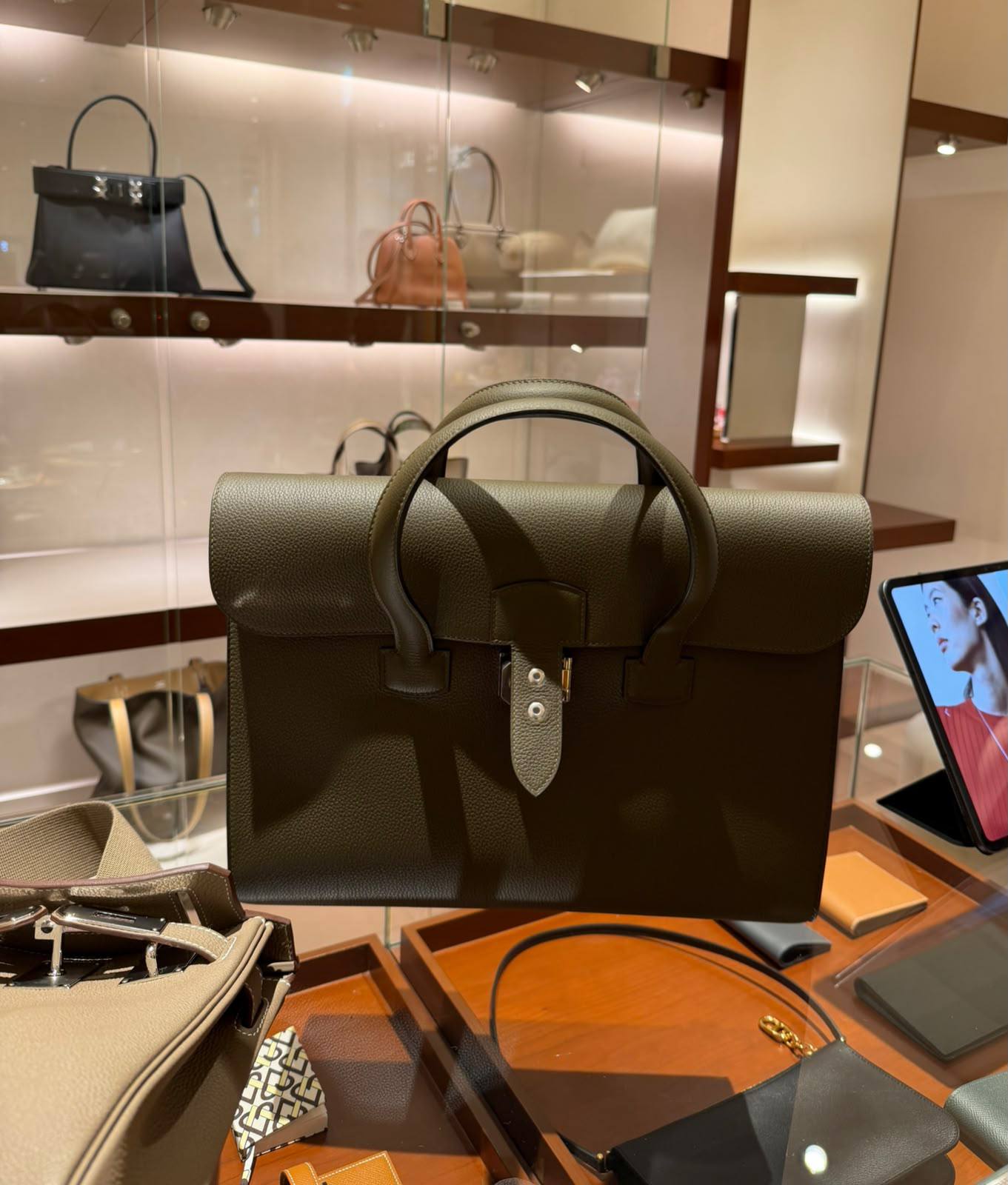 Hermès