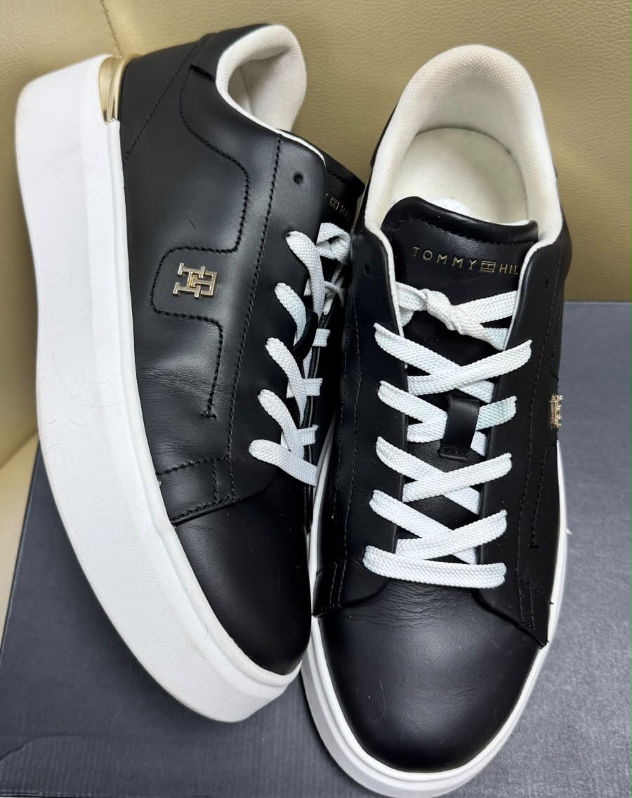 Tommy Hilfiger