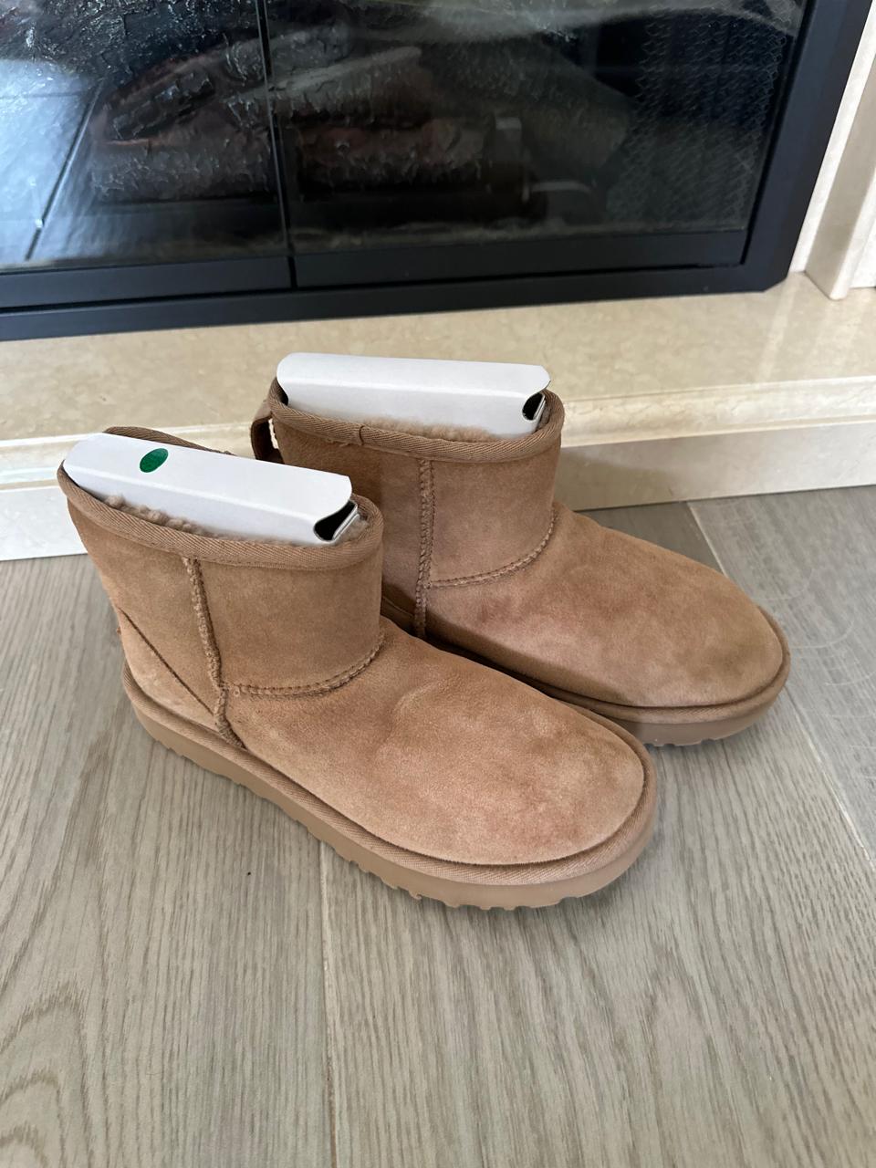 UGG